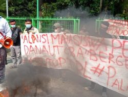 Aliansi Mahasiswa Pemuda Pecinta Danau Toba Unjukrasa ke Istana Negara dan KLHK