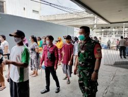 Danramil 02/TB Hadiri Kegiatan Pembagian 3000 Paket Sembako Bagi Warga Pekojan