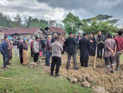 Kabag Ops Polres Samosir Bersama Kapolsek Pangururan Berhasil Mediasi Pemakaman Julinda Simalango