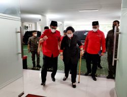 Tiba di Sekolah Partai, Megawati Beri Pengarahan ke Kepala Daerah