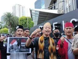 Zainal Abidinsyah Siregar Diduga Mafia Tambang, Laskar Suku Betawi Demo di Depan Gedung kantor terduga mafia tambang!