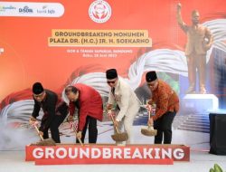 Hasto Menggubah Tiga Pantun Saat Groundbreaking Monumen Plaza Bung Karno di Bandung