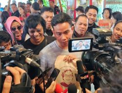 Disebut Dekat Dengan Prabowo, Gibran: Saya Paling Dekat dengan Pak Ganjar