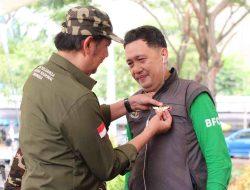 Ferdo Raturandang Dapat Wings Penghargaan Dari IKPNI.