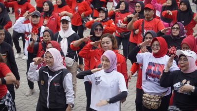 FOTO BERITA: Atikoh Ganjar Senam Sicita Bareng Ibu-ibu Lampung