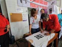 VIDEO BERITA: Hasto Nyablon Kaos Ganjar-Mahfud di Yogyakarta