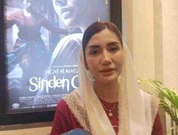 Novita Hardini, Istri Bupati Trenggalek Bangga Bisa Ikut Menjadi Bintang Film di Film “Sinden Gaib”