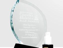Azarine Cosmetics Raih Penghargaan Alle Awards Kategori Most Significant Formula