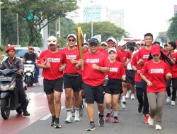 Foto Berita: Pawai Obor Api Mrapen Menuju Arena Rakernas V PDIP di Ancol