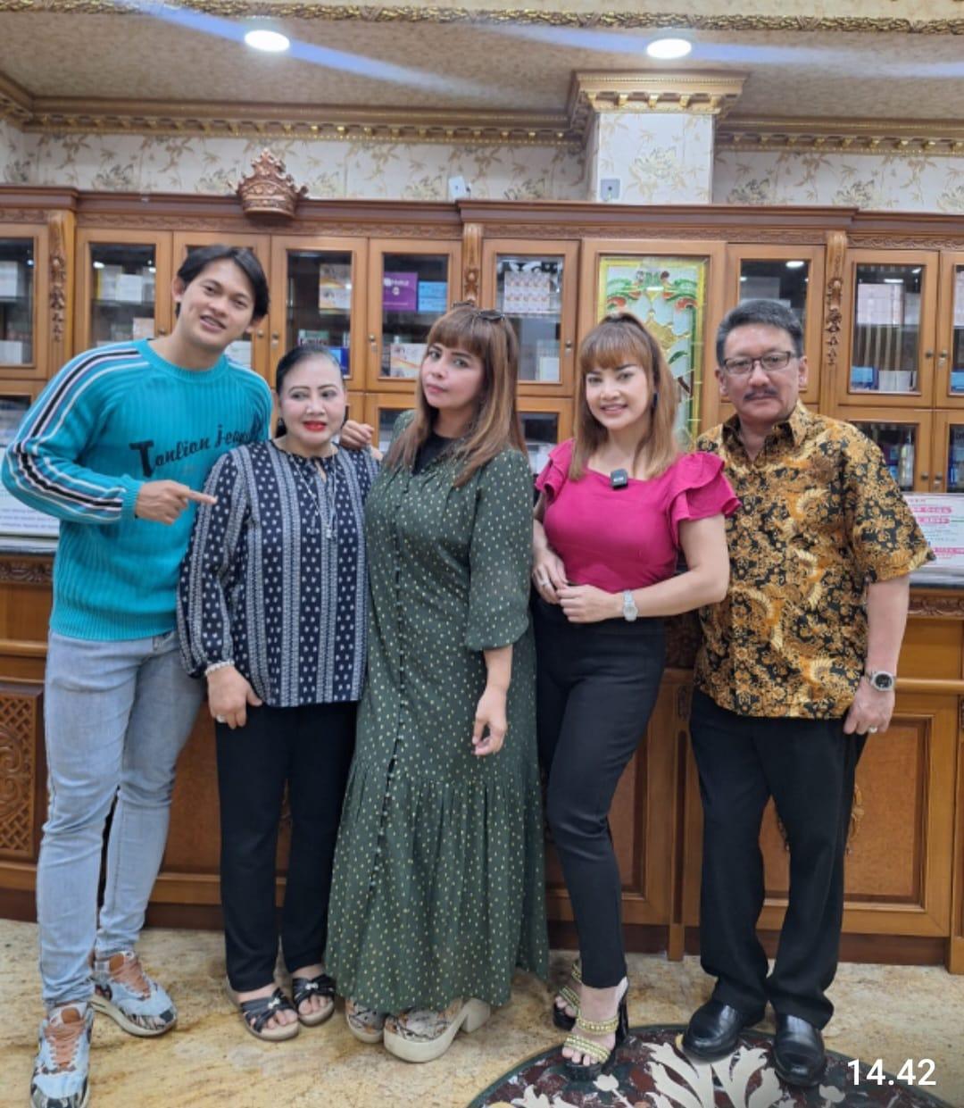 TOP !! Queen Klinik Bedah Plastik Merevisi Hidung Irma Darmawangsa Jadi Mancung ala Blasteran Eropa