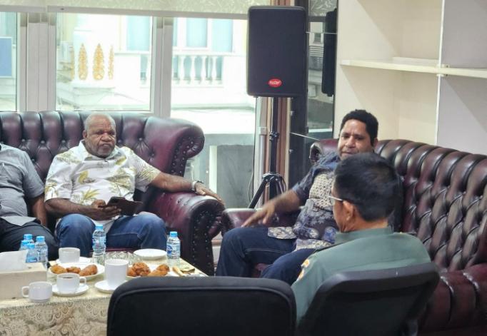 Didampingi Sejumlah Ketua Partai Miren-Wendi Temui Stafsus Kasad Perkuat Komitmen Kebangsaan