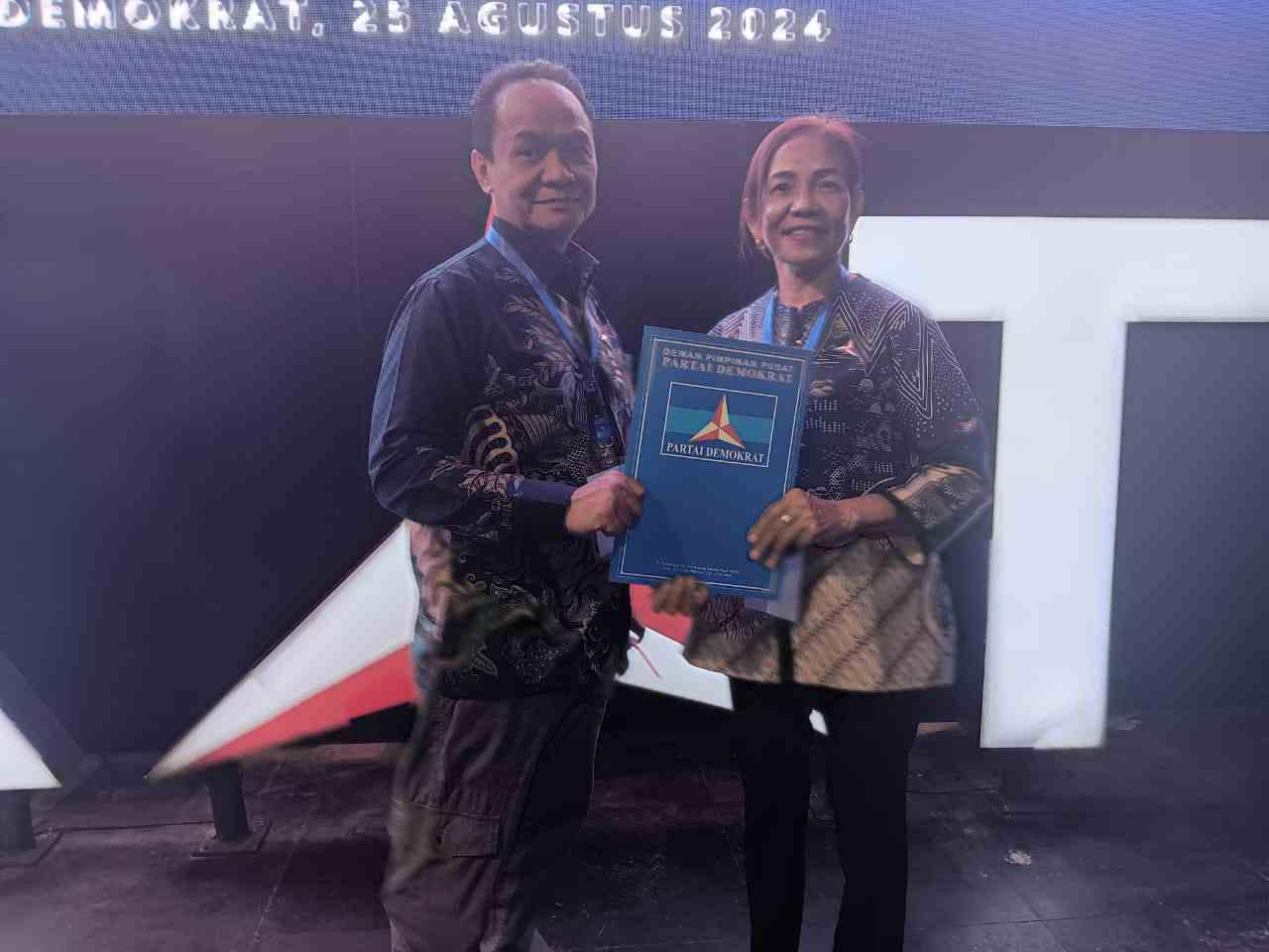 Mendapat Mandat Partai Demokrat Sebagai Calon Bupati-Wakil Bupati Kabupaten Kupang 2024-2029, Dr. Messerasi Ataupah dan Maria Nuban Saku Siap Memajukan dan Mensejahterakan Masyarakat Kupang