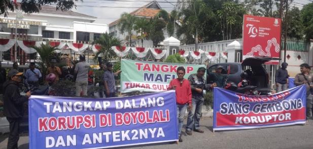 NGERI !! Aliansi Masyarakat BOYOLALI Demo Ke Kejari  Goncang Intansi Penegak Hukum, Tuntut Usut Tuntas Kasus dugaan Korupsi