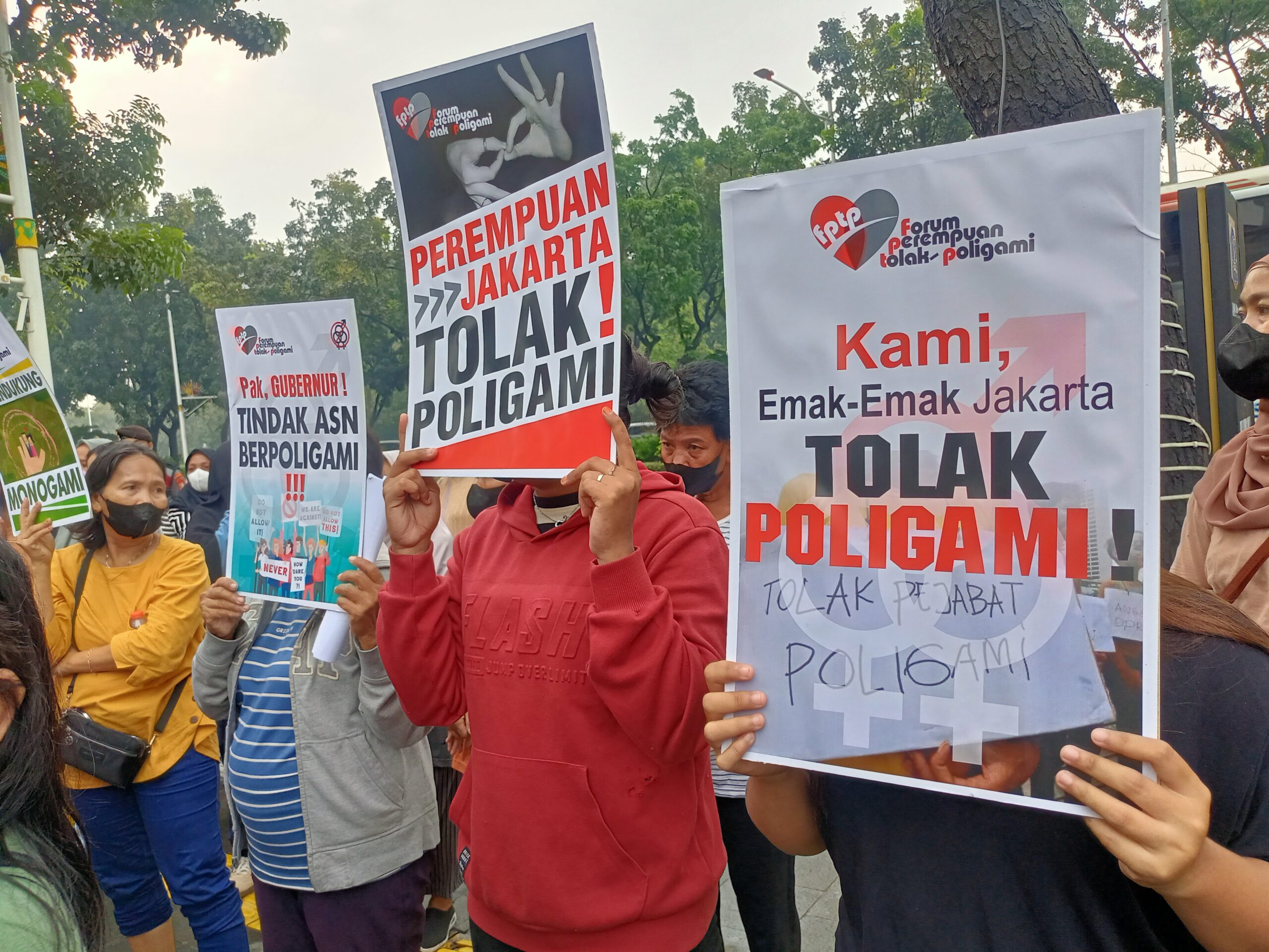 Aksi Masa Tolak ASN Pejabat, Aparatur Sipil Negara Berpoligami