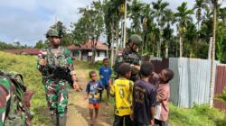 Anjangsana Penuh Kasih Satgas Yonif 126/KC: Bermain, Berbagi, dan Peduli Kesehatan Warga Kombut