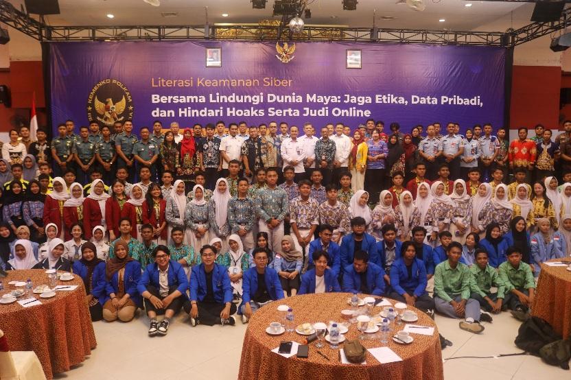 Kemenko Polkam Bangun Kesadaran Kolektif Literasi Keamanan Siber