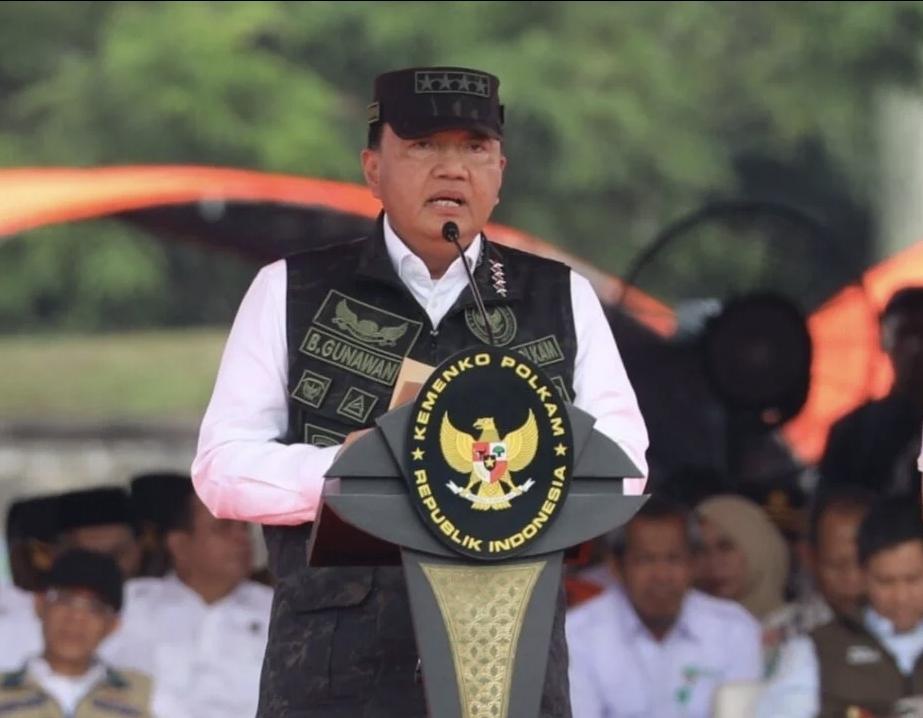 Menko Polkam Budi Gunawan Kerahkan Kekuatan Terbaik Atasi Karhutla Riau