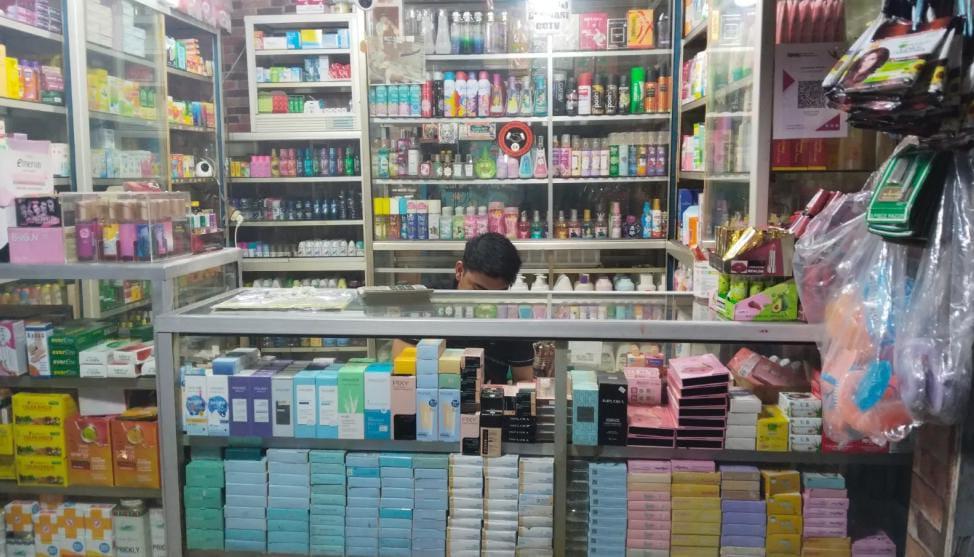 “Diduga Ada Oknum Wartawan Yang Membeckup”, Toko Obat Ilegal Berkedok Kosmetik Menjamur Di Wilayah DKI JAKARTA