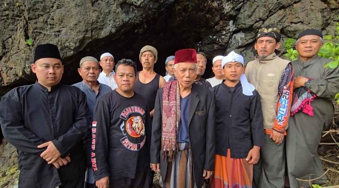 Padepokan Lahir Batin Gelar Wisata Religi Napak Tilas ke Petilasan Leluhur di Ujung Kulon