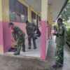 Sambut HUT Ke-80 TNI, Kodim 1710/Mimika Gelar Karya Bakti Perbaikan Sekolah