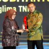 Panglima TNI Raih Penghargaan Outstanding Leadership di CNN Indonesia Awards 2025