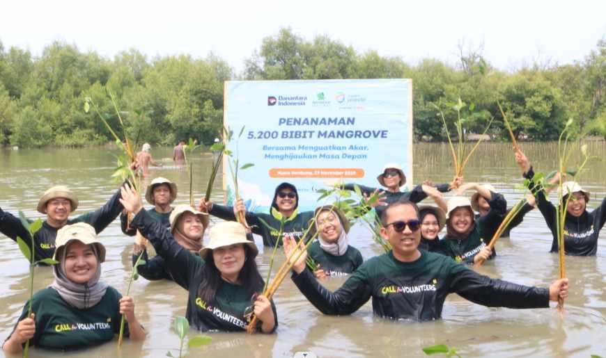 Peduli Lingkungan, Jasindo & Indonesia Hijau tanam 5.200 bibit Mangrove