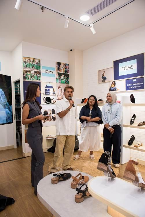 TOMS Gelar Community Gathering di Pondok Indah Mall 2, Perkuat Kampanye #PurchaseWithPurpose di Indonesia