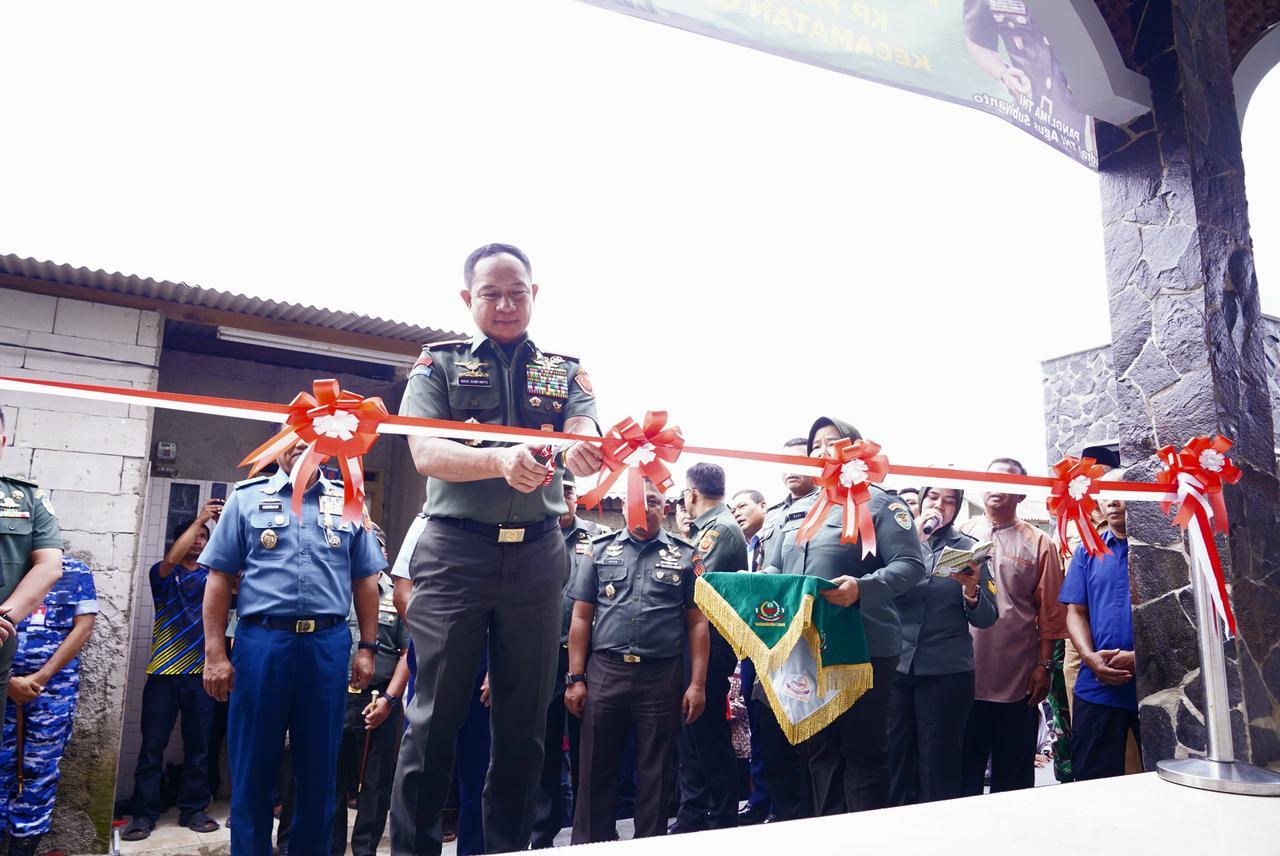 Panglima TNI Resmikan Masjid Kubah Baret Merah di Bandung Barat