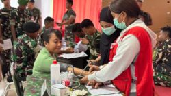 Persit KCK Cabang XXXV Kodim 1710/Mimika Gelar Donor Darah Peringati HUT ke-80