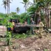 Personel TMMD Ke-127 Kodim 1514/Morotai Pasang Mesin Bor Air di Desa Falila