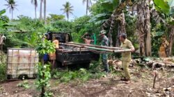 Personel TMMD Ke-127 Kodim 1514/Morotai Pasang Mesin Bor Air di Desa Falila