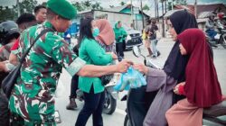 Ramadhan Berkah, Koramil Kuala Kencana dan Koramil Jila Bagikan 500 Paket Takjil