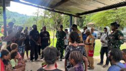 Tim Patroli Gabungan Koops TNI Papua Evakuasi 21 Pengungsi di Aifat Timur Jauh Maybrat